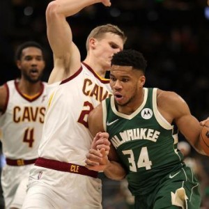 开云体育-雄鹿三星联手未尝败绩 字母哥入局MVP争夺战